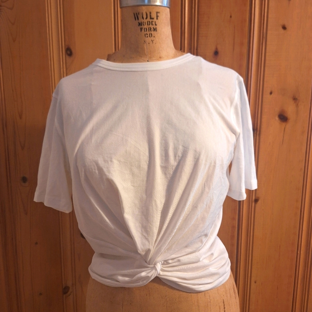 LULULEMON white short sleeve tee size 6